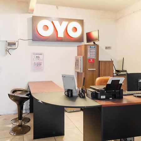 Oyo Life 2108 Griya Aisyah Residence Surabaya Exterior photo