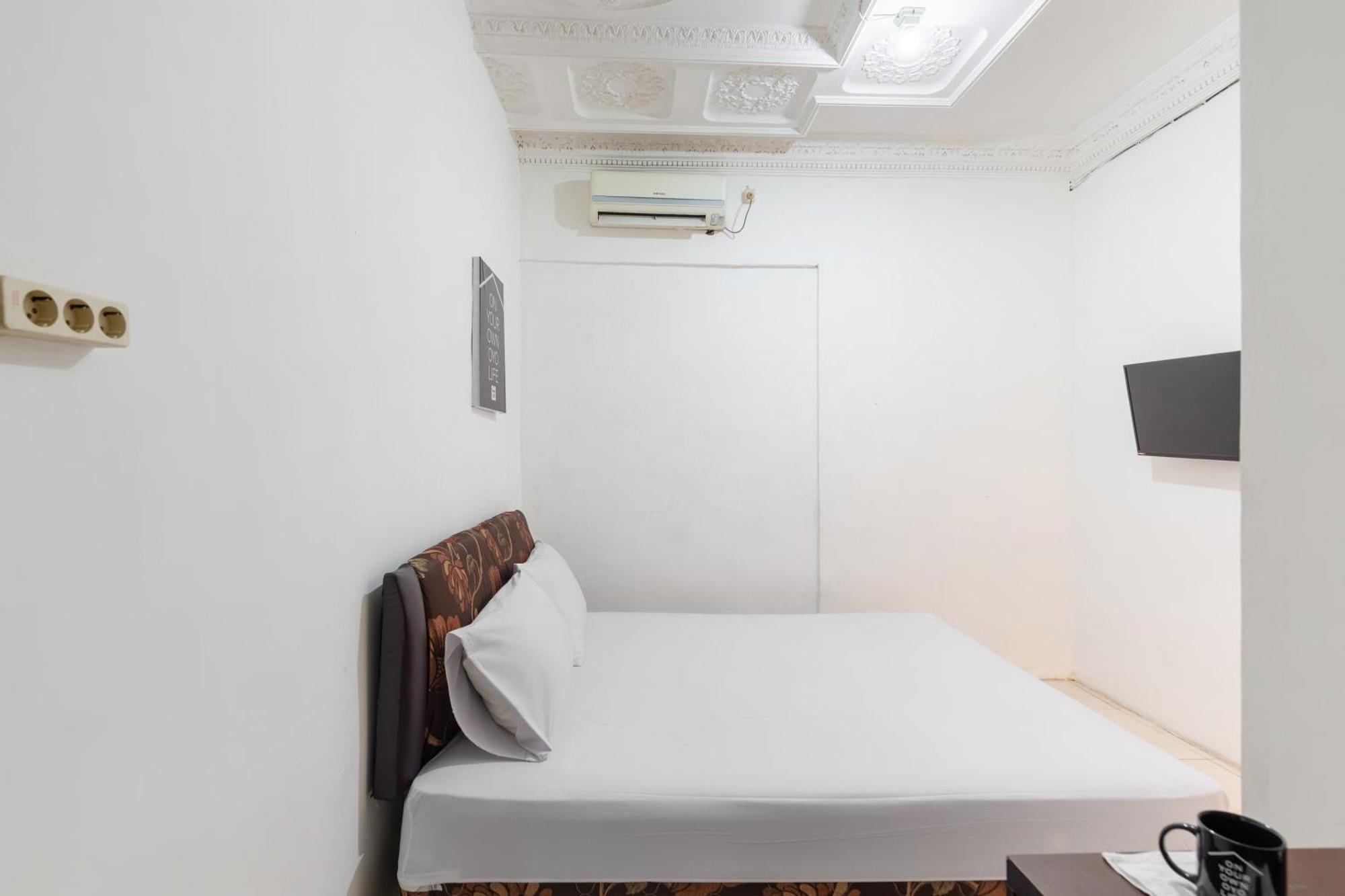 Oyo Life 2108 Griya Aisyah Residence Surabaya Exterior photo